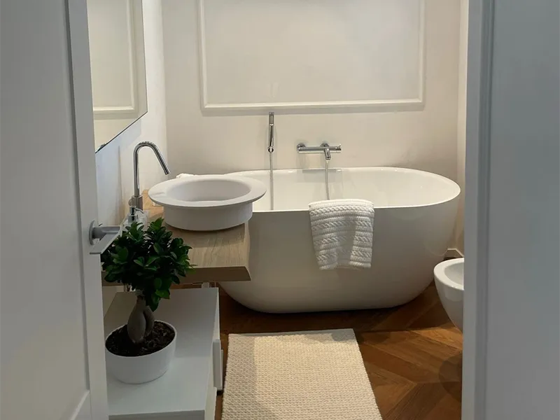bagno-nuovo-moderno-con-vasca