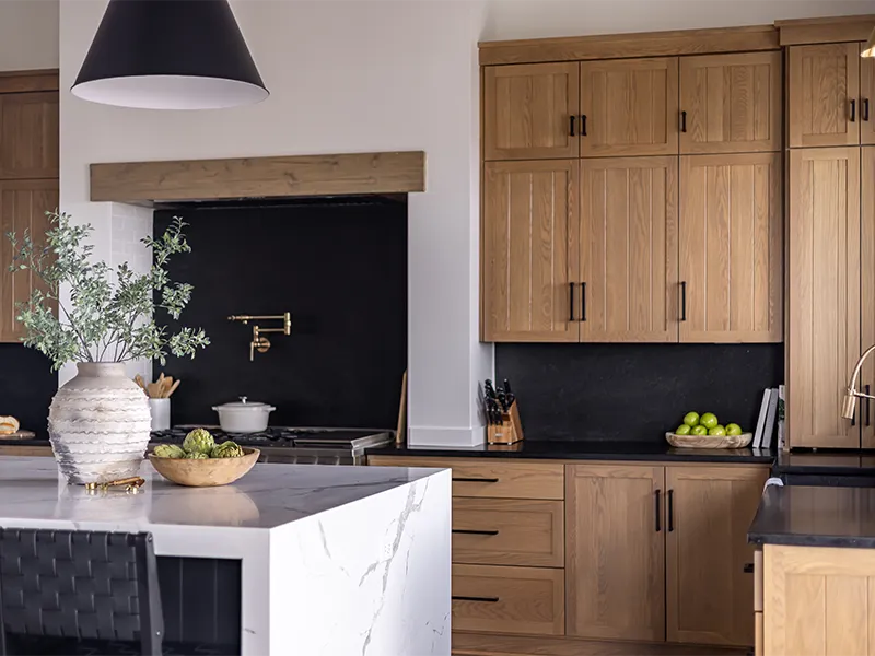 cucina-moderna-con-elementi-in-legno